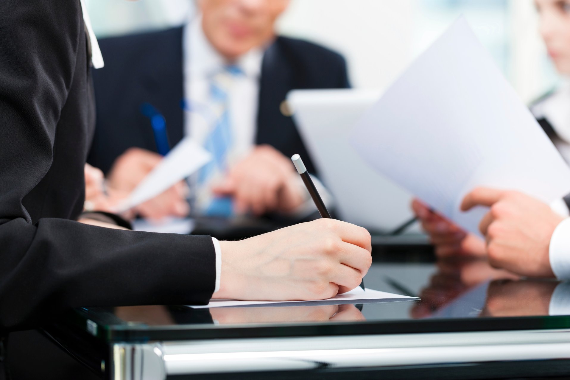 Selling a business. Подписание документов. Юридические услуги для бизнеса. Заключение договора. Сделка.